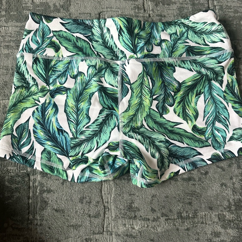 FLEO Tropical Leaf Print Women's Shorts